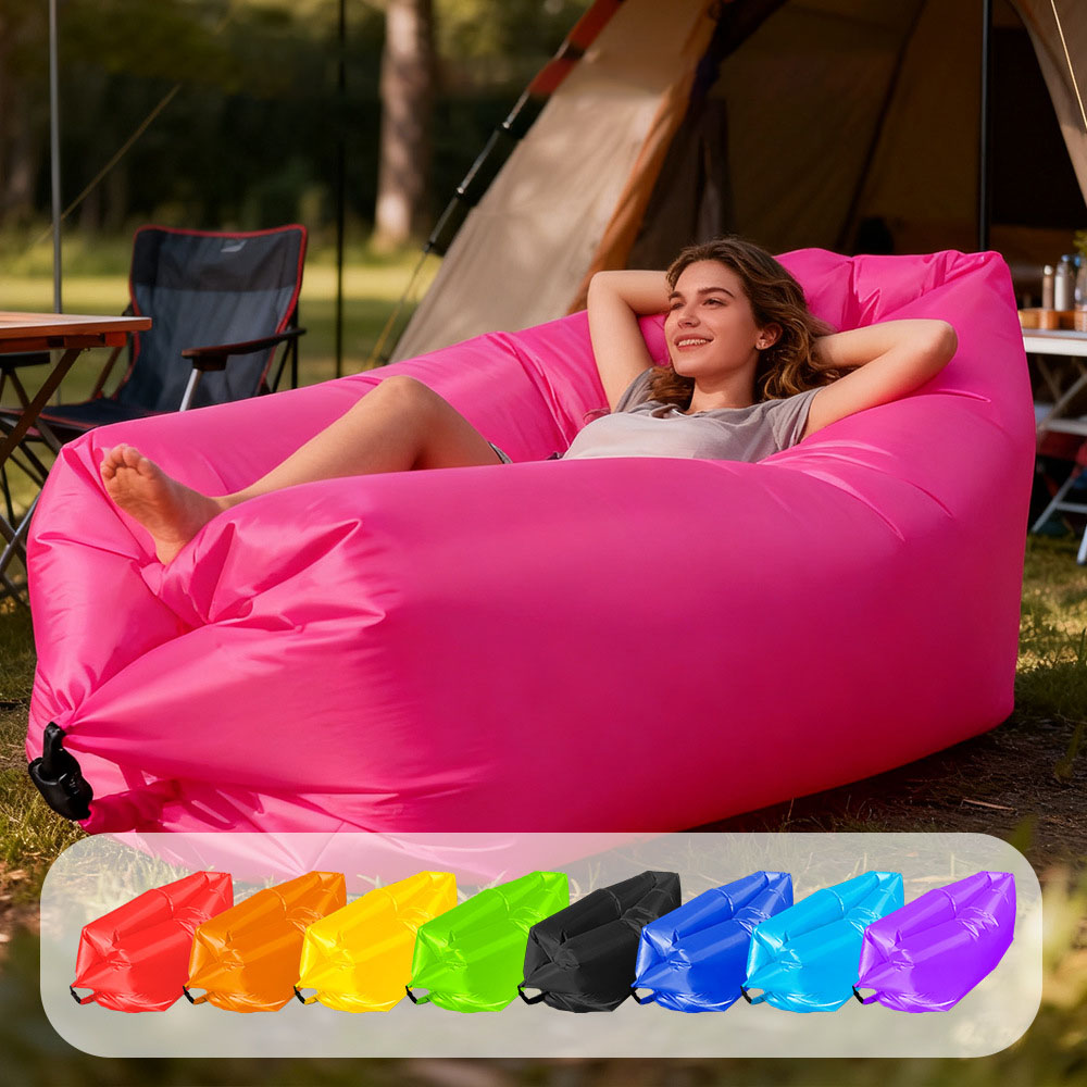 Bed Outdoor Camping - 多色使いの、一人用で手軽に使える、空気で膨らませるタイプのソファ。持ち運び可能で、屋外やビーチでの使用に最適。折りたたみ式で、キャンプや休憩時に快適に使えるエアベッド。