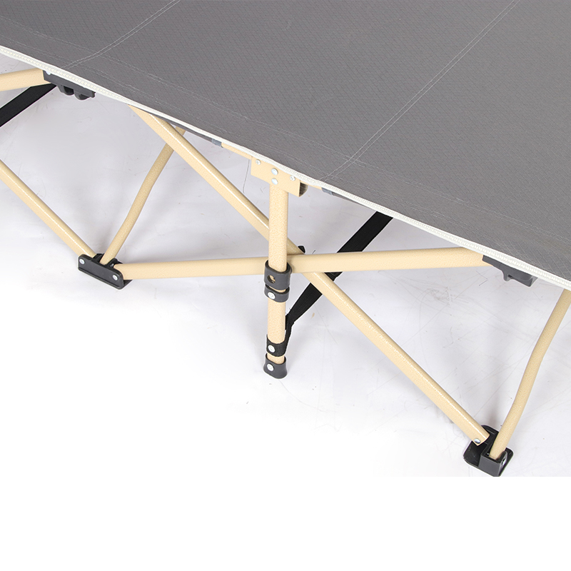 ポータブルな屋外用大人向け省スペースモダンシングルメタル折り - Bed Outdoor Camping のレビューと価格
